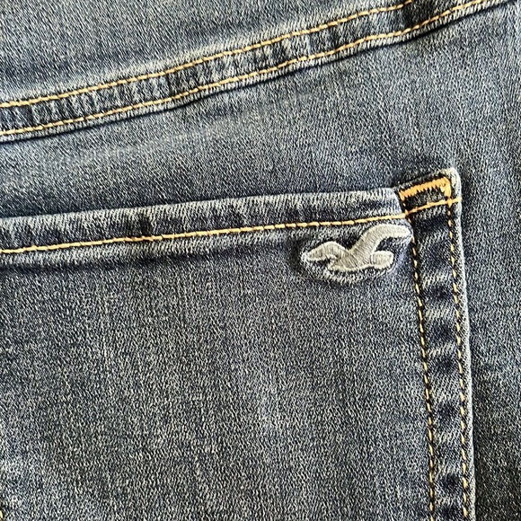 Hollister 3” High Rise Short size 28 (7) Excellent CLEAN condition - Picture 3 of 4